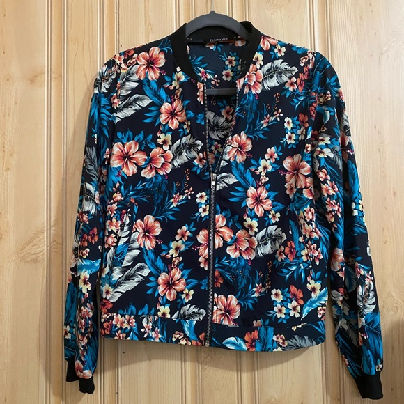 💙 Floral ROMWE zip up - Picture 1 of 2